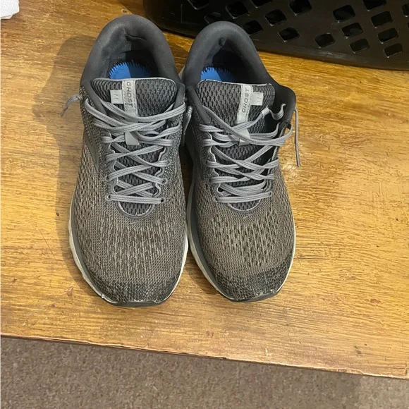 Brooks Men's Gray Running Shoes - Picture 3 of 5
